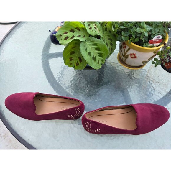 Vionic Willa Suede Embroidered Heel Loafers w/ Leaf Motif Women's Size 9.5 - Picture 5 of 9